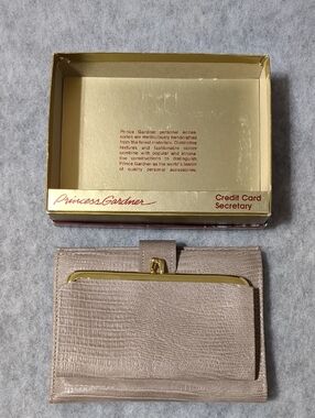 Princess Gardner skinpig leather vintage wallet Credit card Secretary NWT
